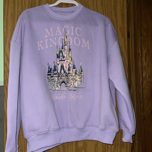 Makers of Magic and Wishes-Pullover-Disney Magic Kingdom-Lavender-Women's Medium - Picture 1 of 2